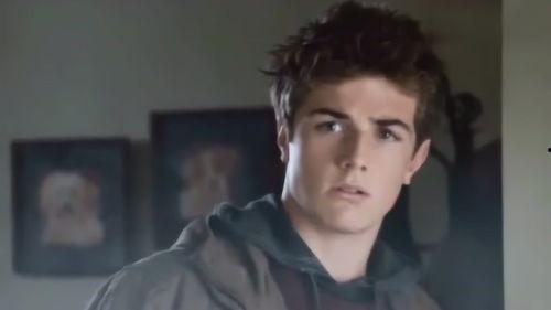 最新爆料搞笑电影排行榜,笑破肚皮！2023年度搞笑电影排行榜大揭秘